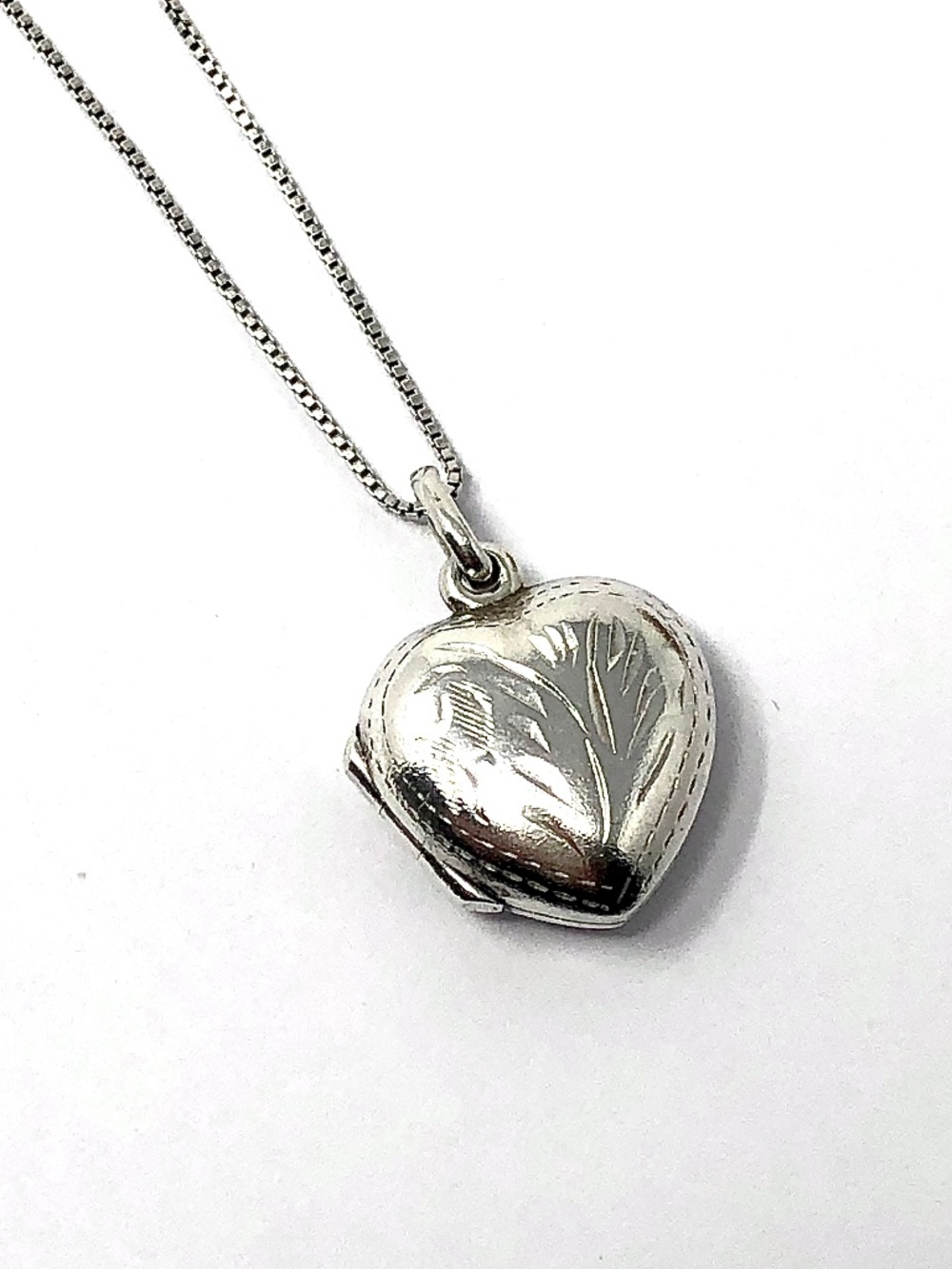 Vintage sterling silver 925 heart locket necklace